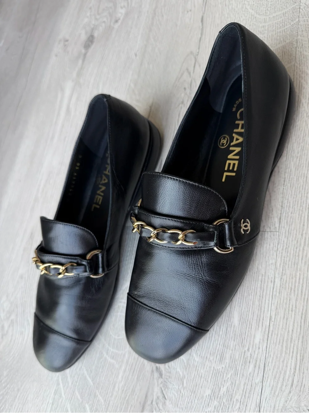 CHANEL Black Leather Chain-Link Loafers